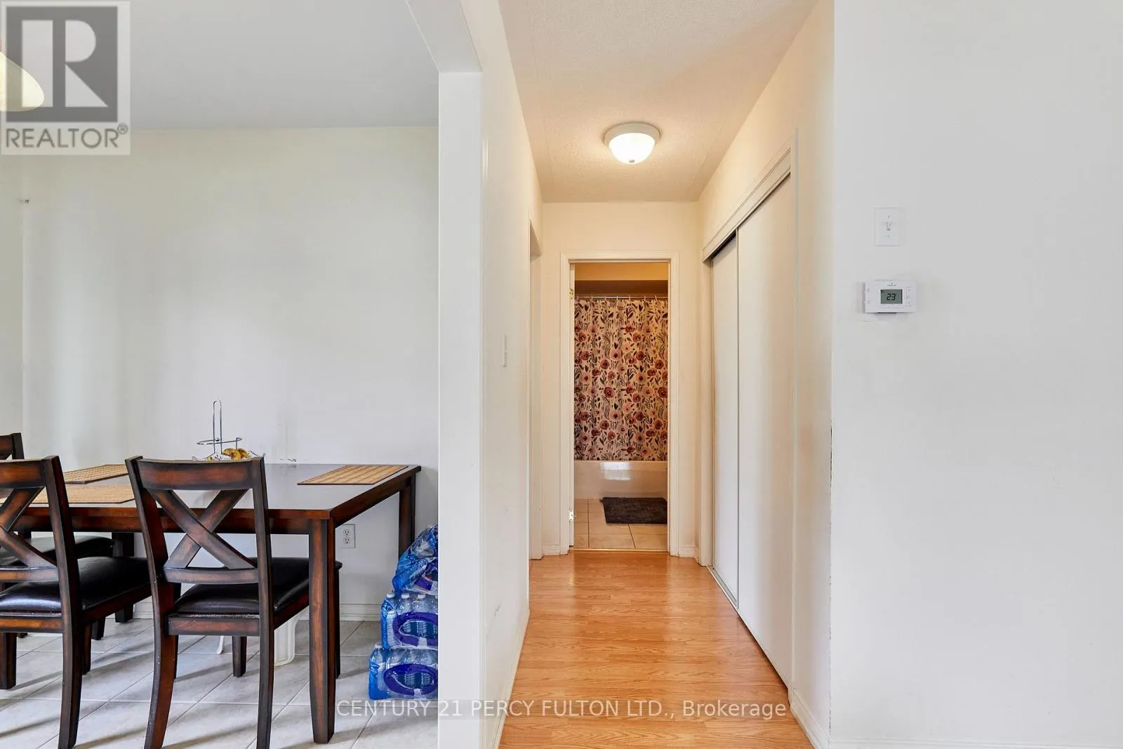 8 KNOWLES STREET