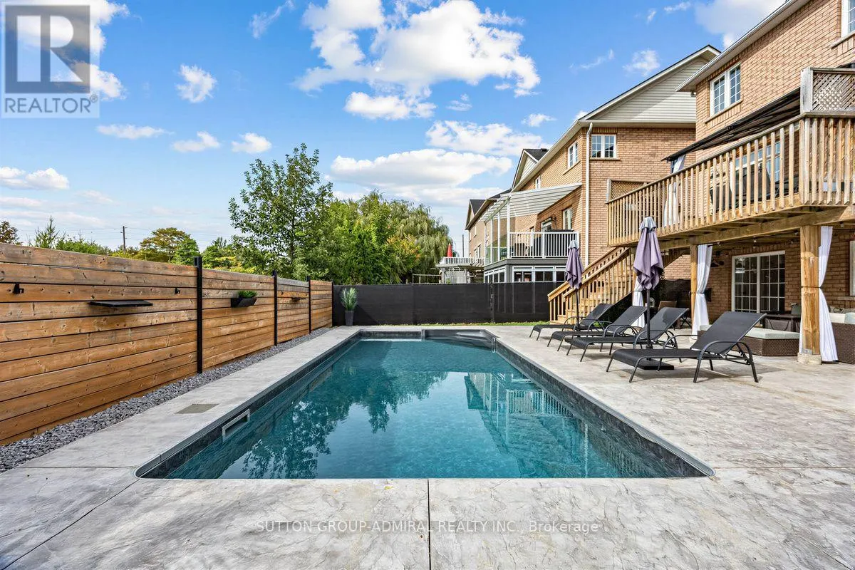 12 SHERRINGTON DRIVE W