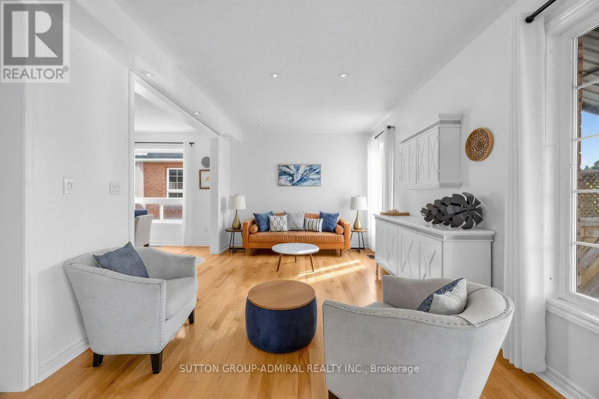 12 SHERRINGTON DRIVE W