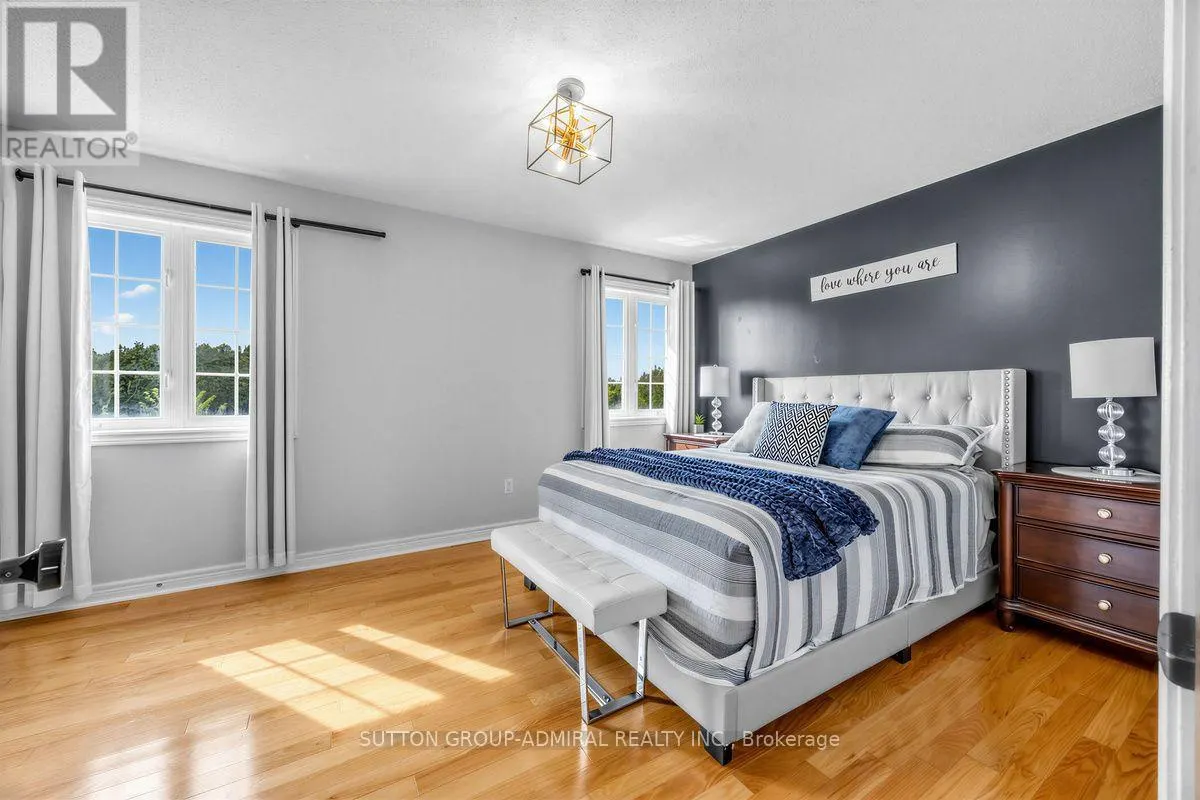 12 SHERRINGTON DRIVE W