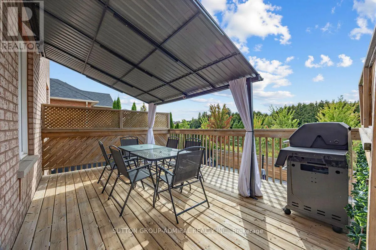 12 SHERRINGTON DRIVE W