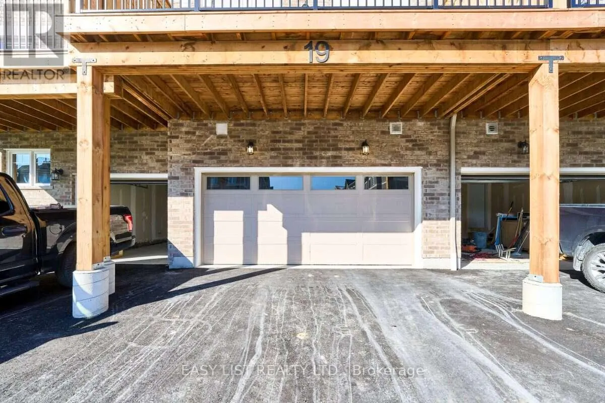 19 ADDYMAN CRESCENT
