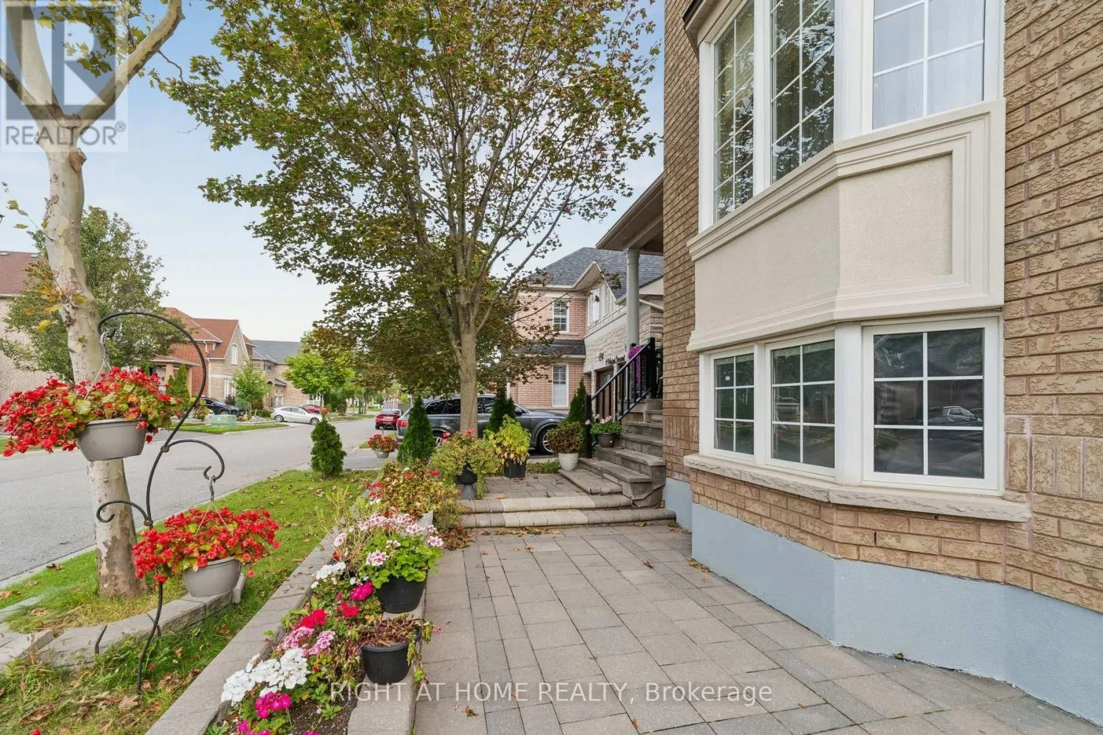 13 WESTON CRESCENT