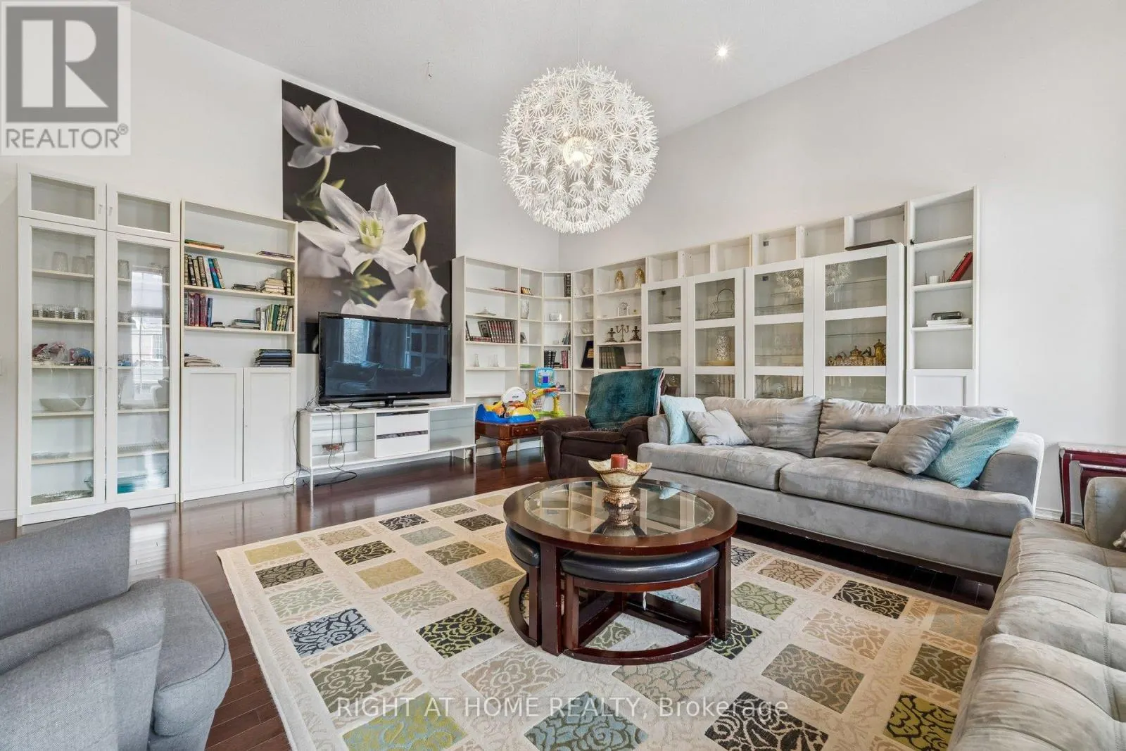 13 WESTON CRESCENT