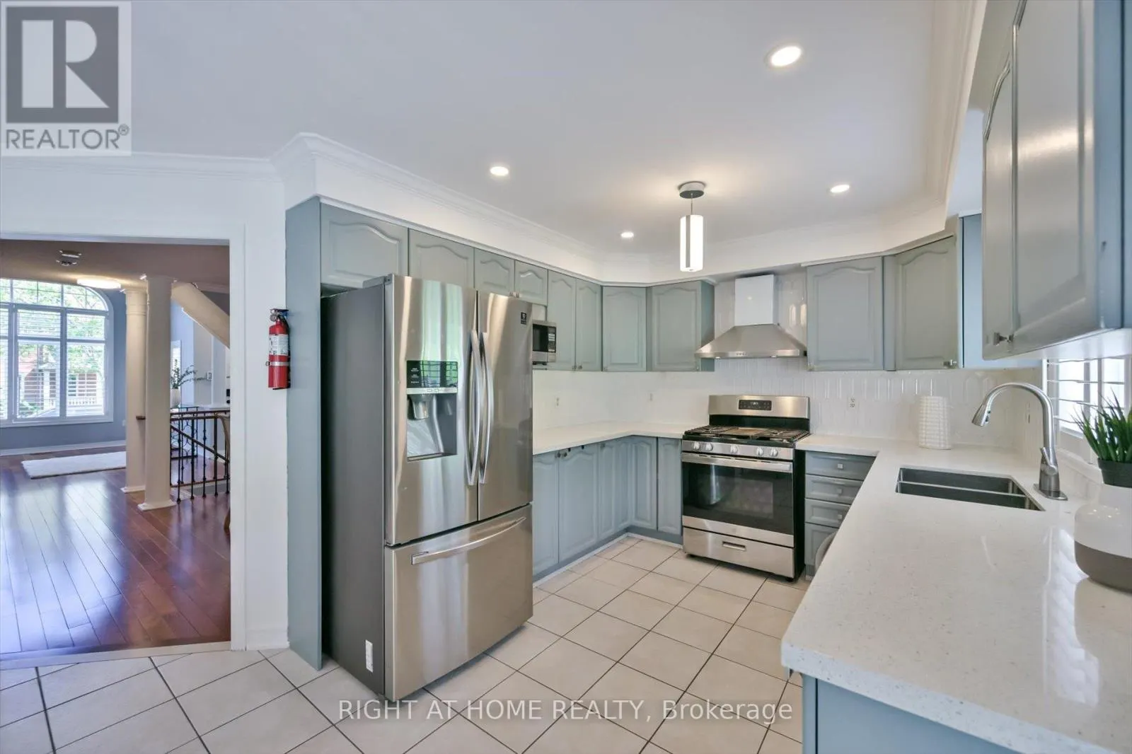 57 HOPKINSON CRESCENT