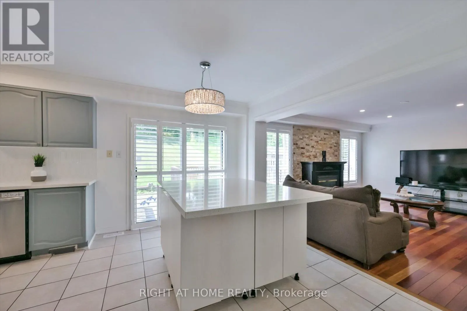 57 HOPKINSON CRESCENT
