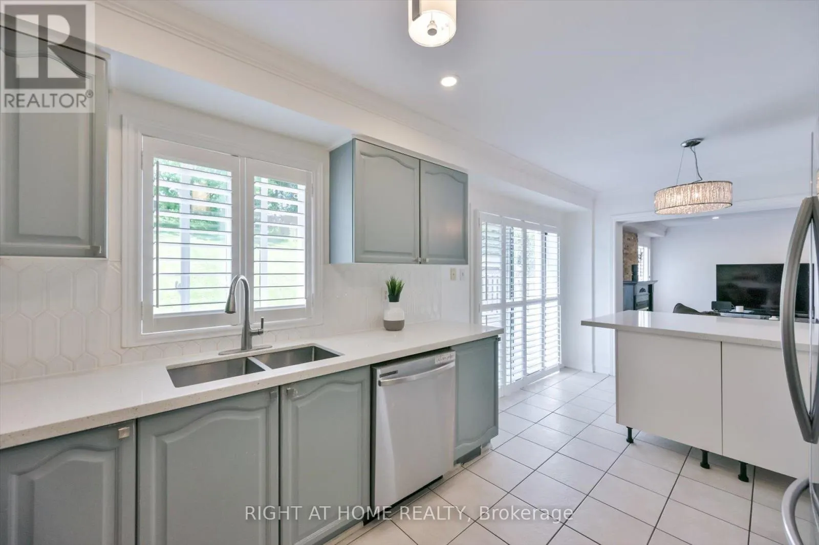 57 HOPKINSON CRESCENT