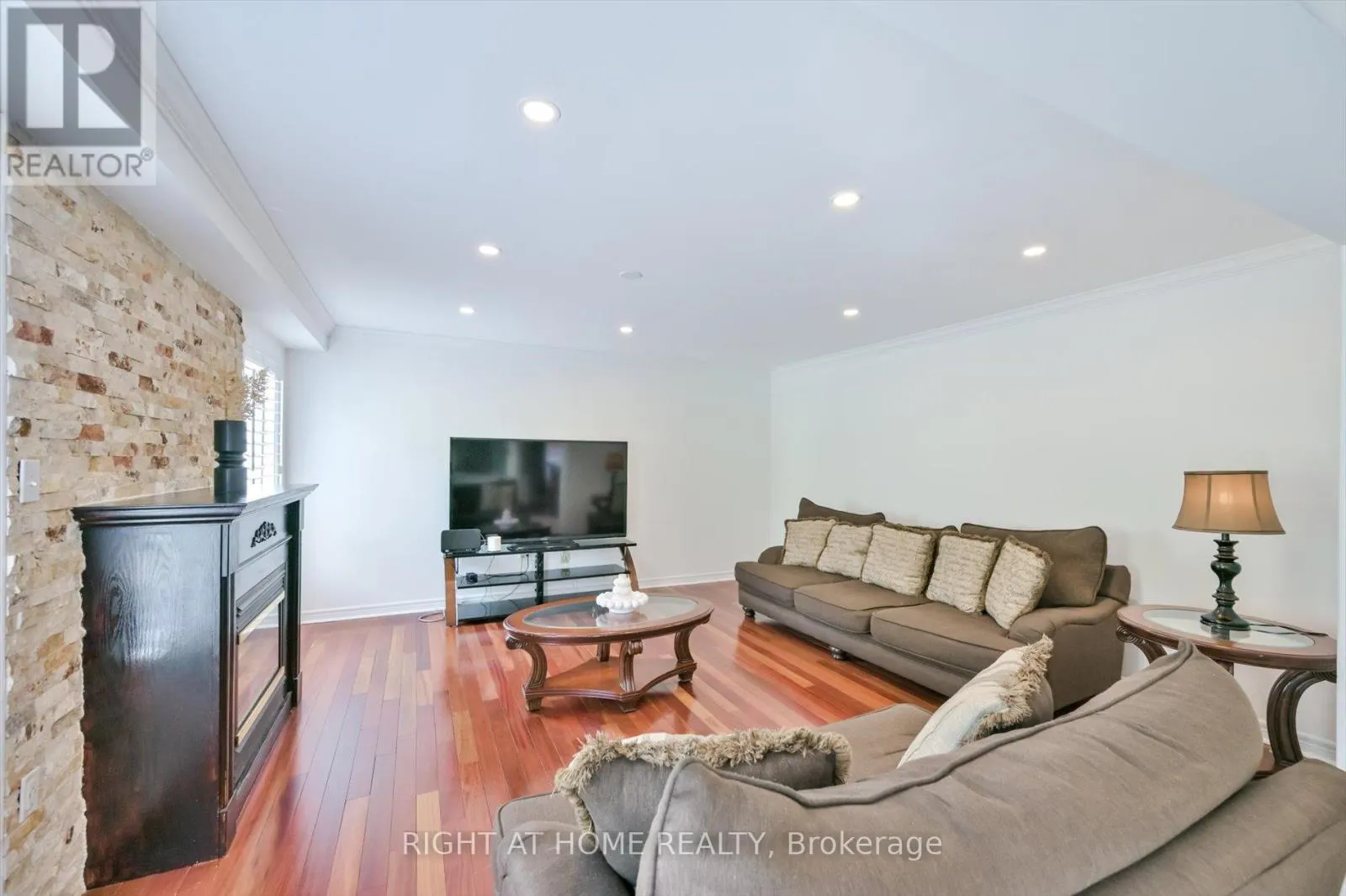 57 HOPKINSON CRESCENT