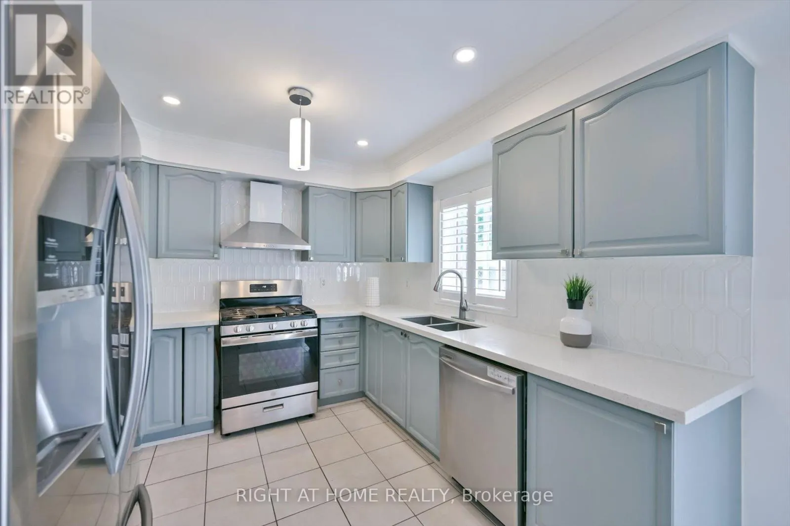 57 HOPKINSON CRESCENT