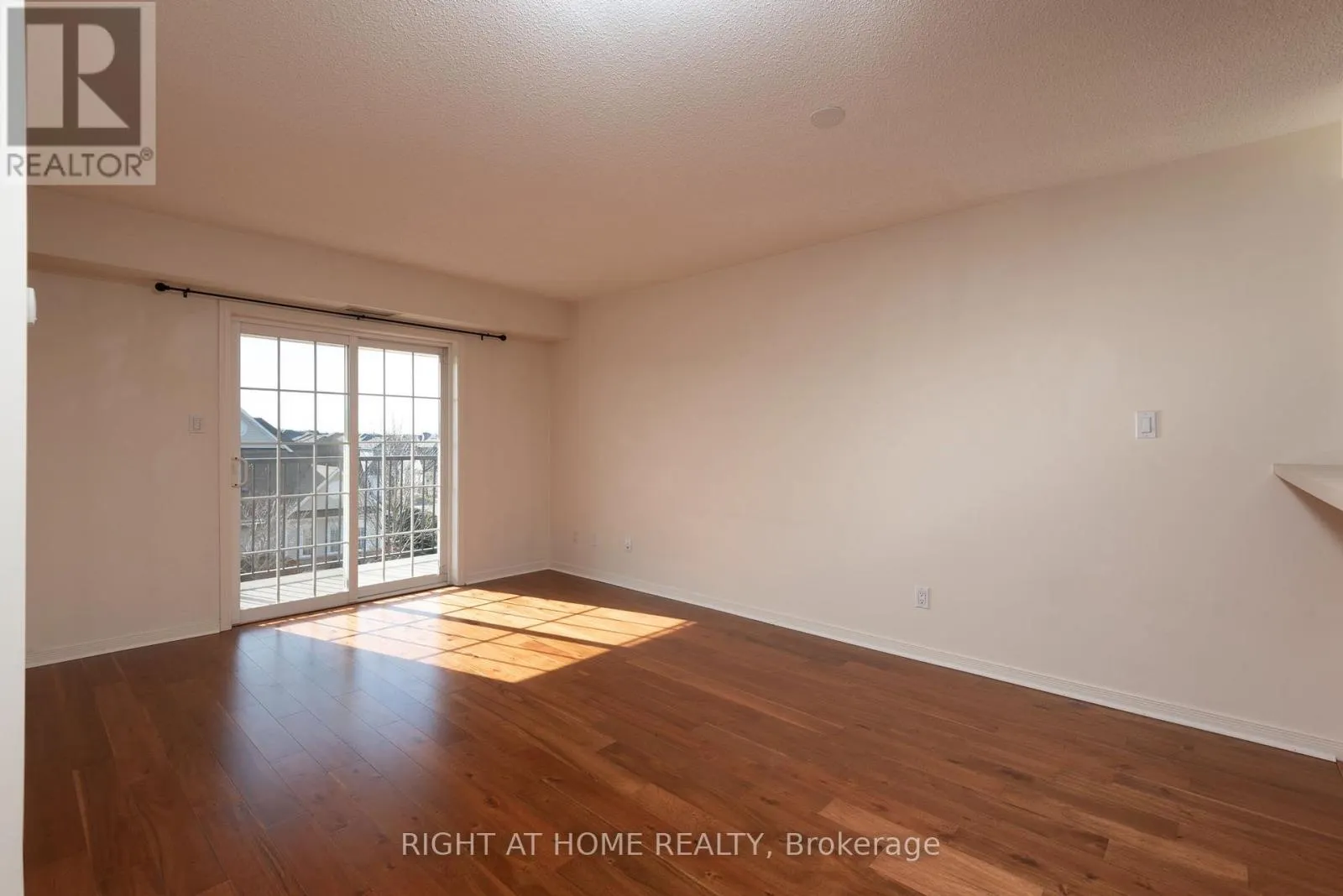 308 - 75 SHIPWAY AVENUE