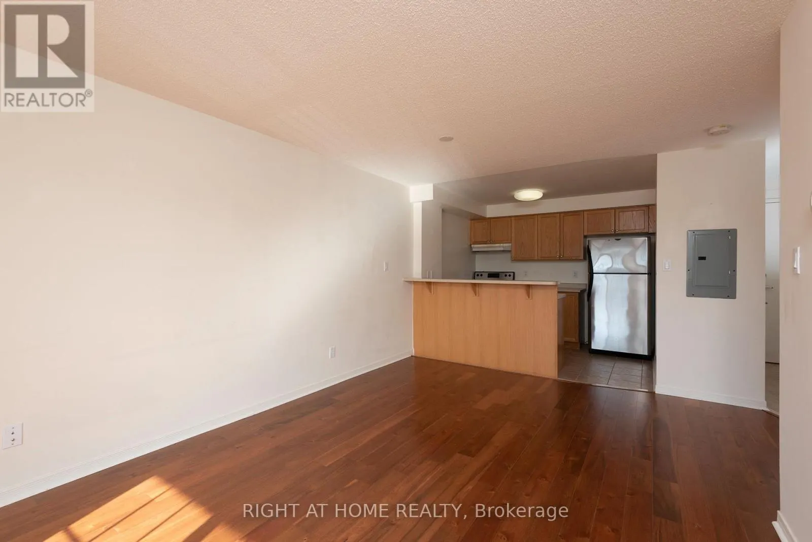 308 - 75 SHIPWAY AVENUE