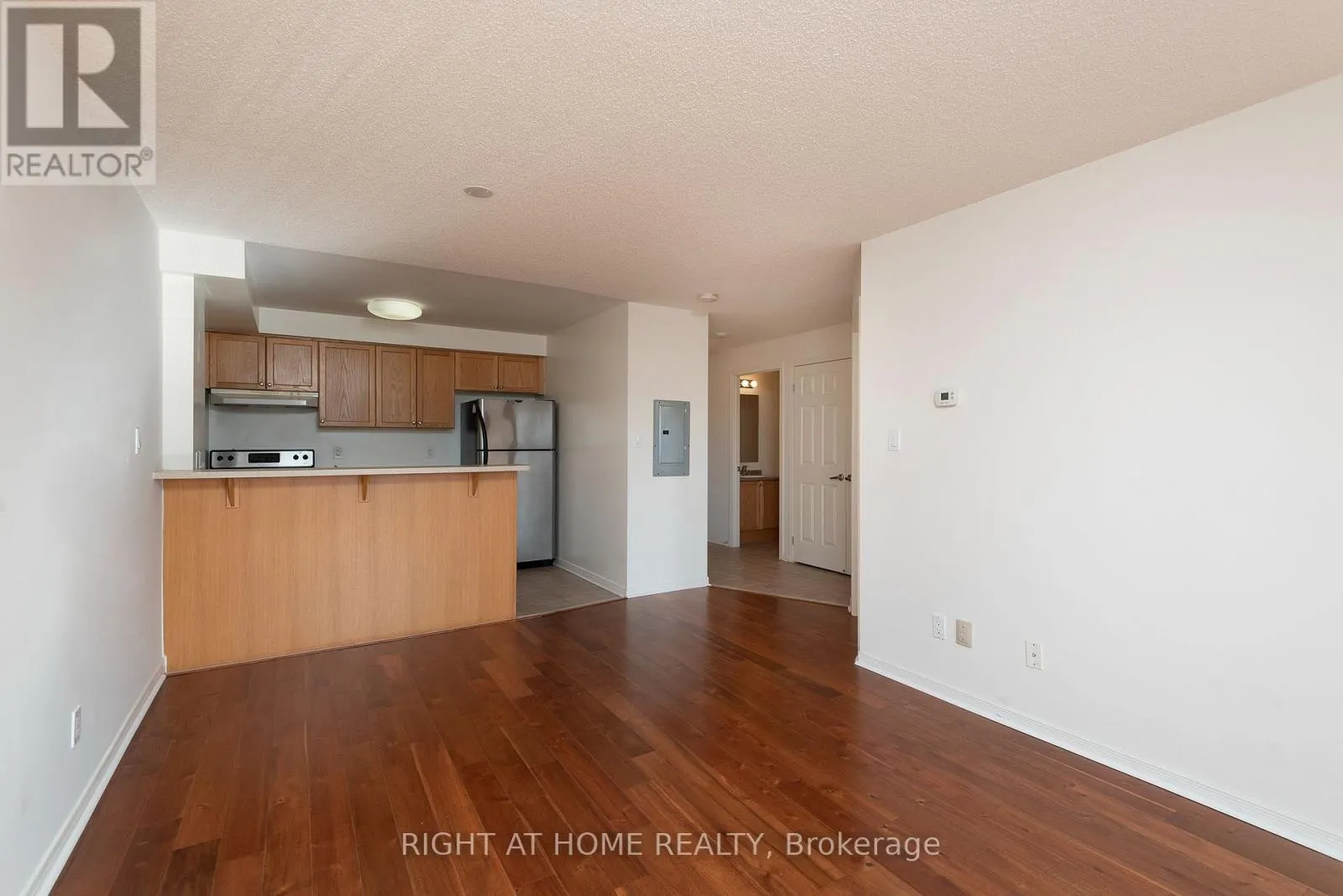 308 - 75 SHIPWAY AVENUE