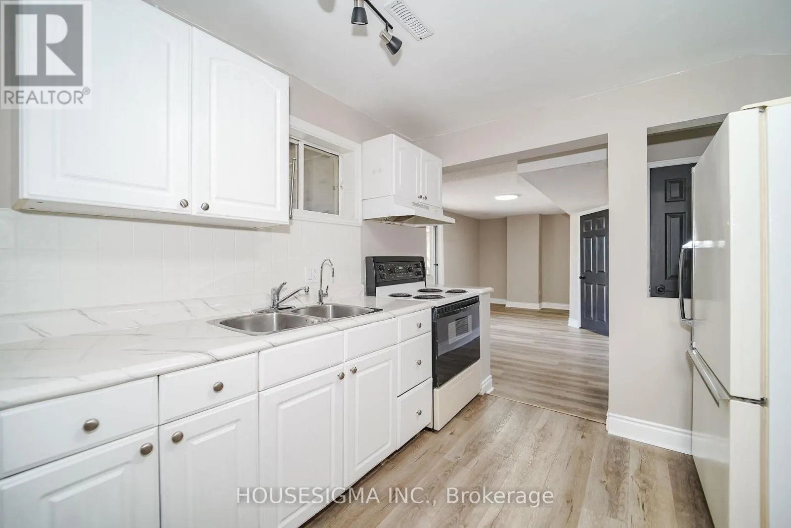 42 CHERRY BLOSSOM CRESCENT