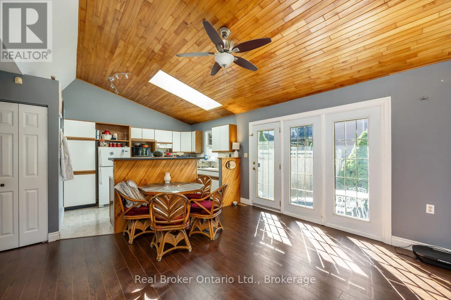 18 CONCESSION STREET W