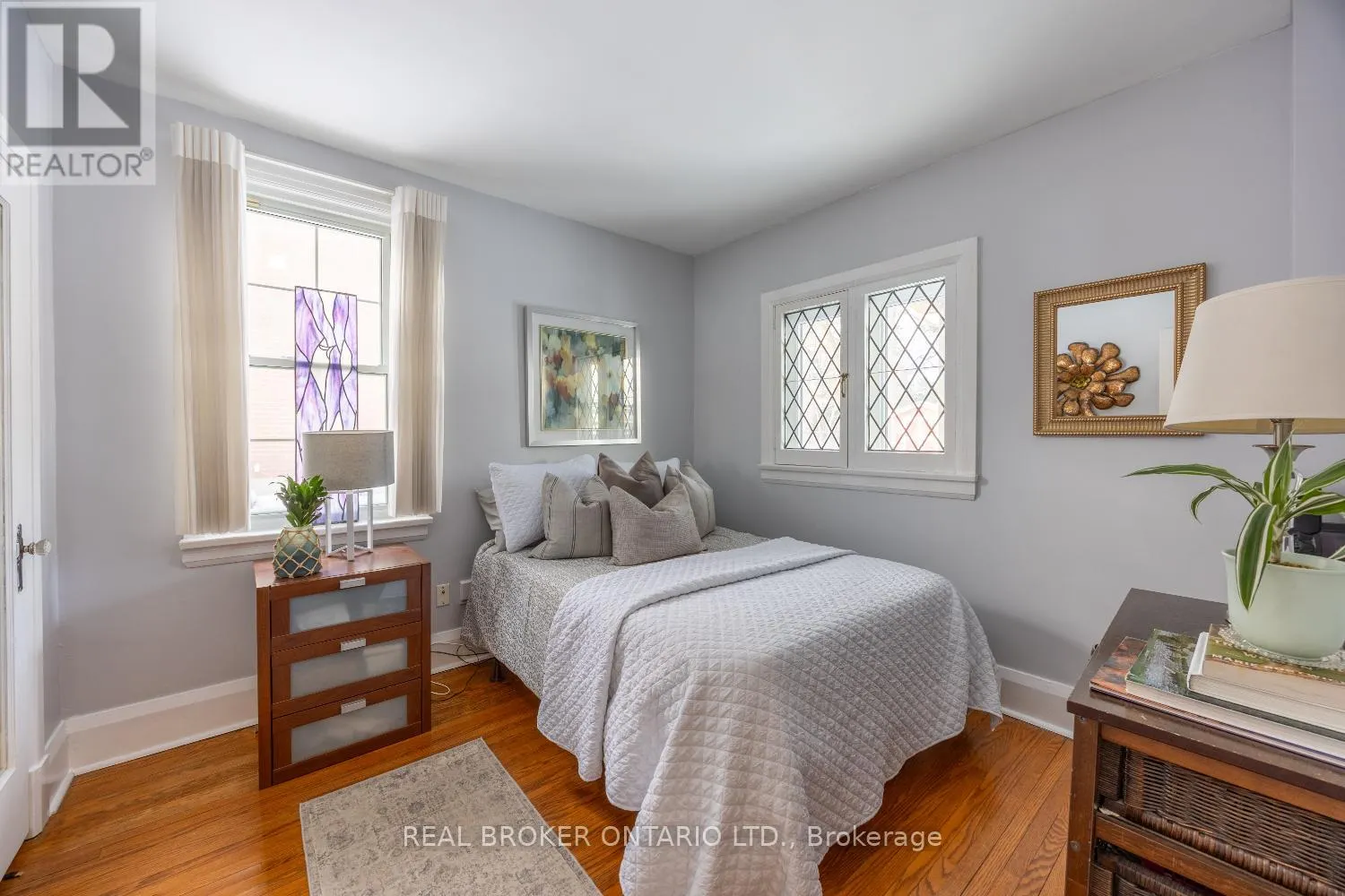 18 CONCESSION STREET W