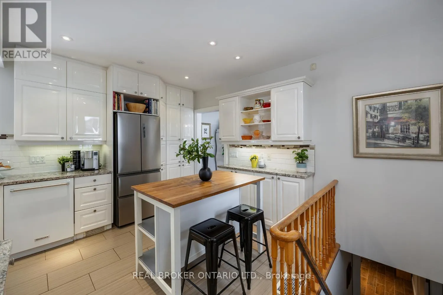 18 CONCESSION STREET W