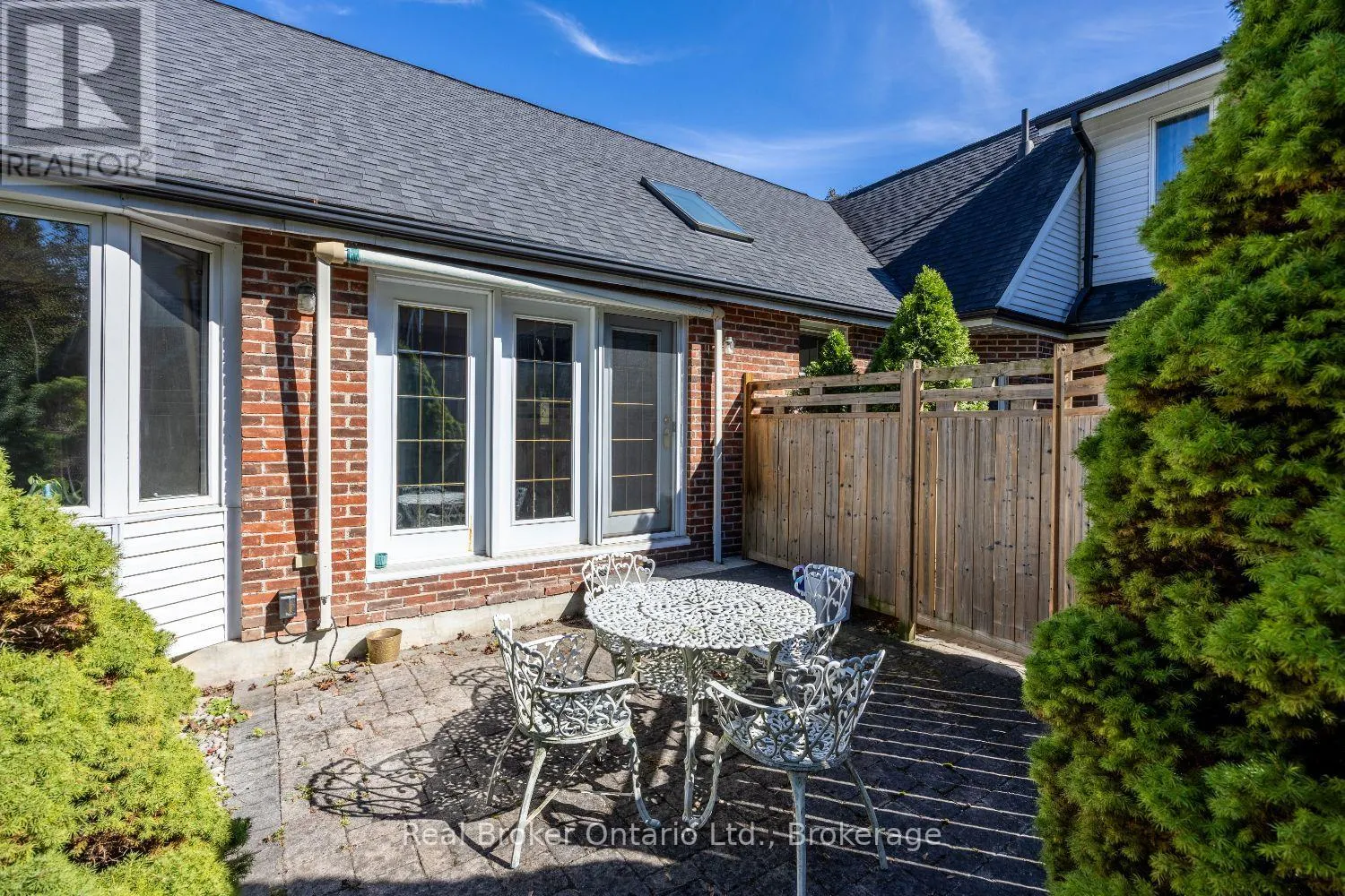 18 CONCESSION STREET W