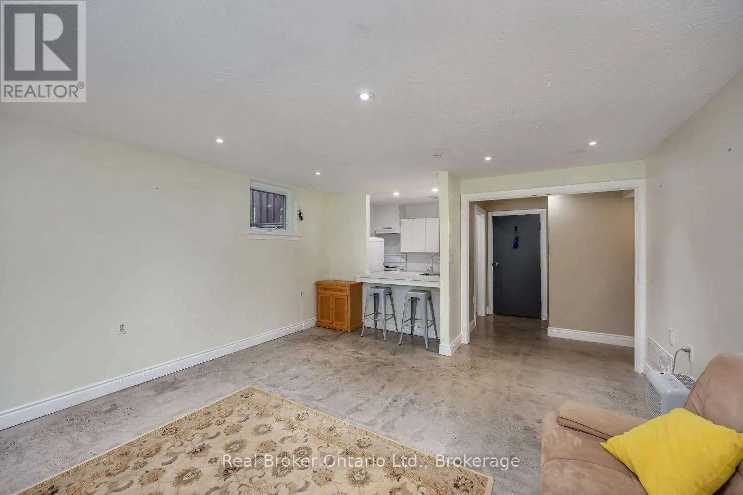 18 CONCESSION STREET W