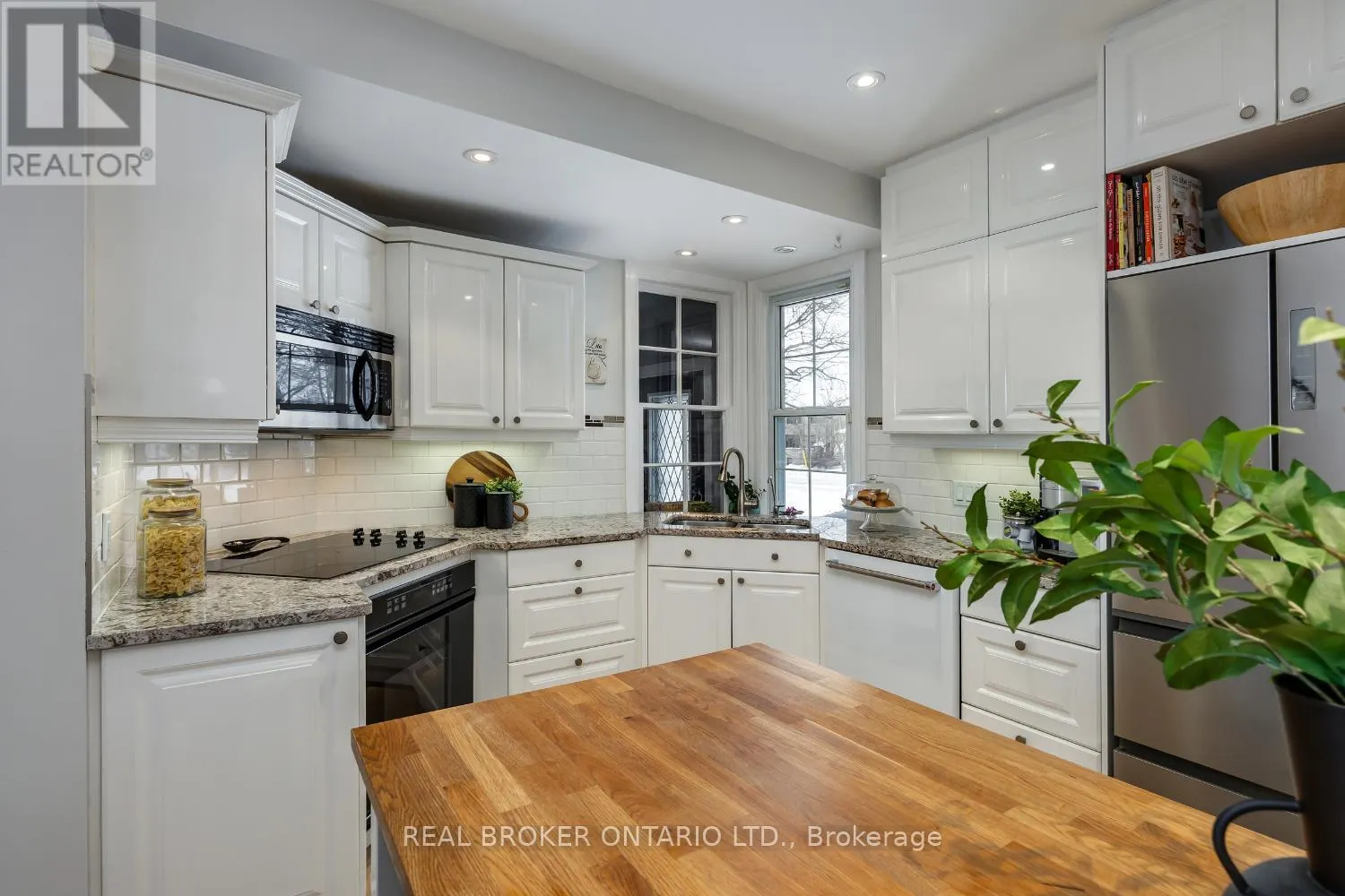18 CONCESSION STREET W