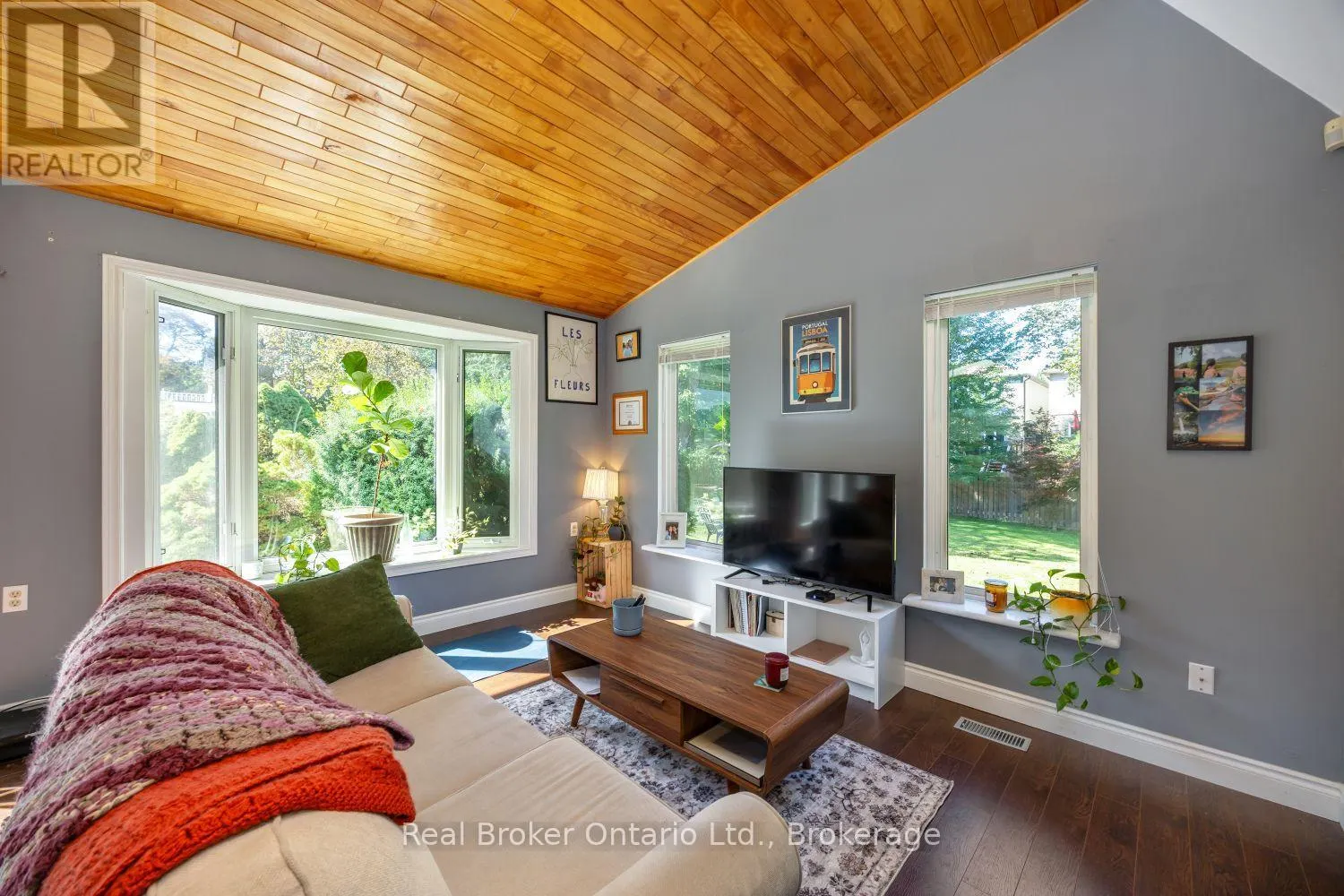 18 CONCESSION STREET W