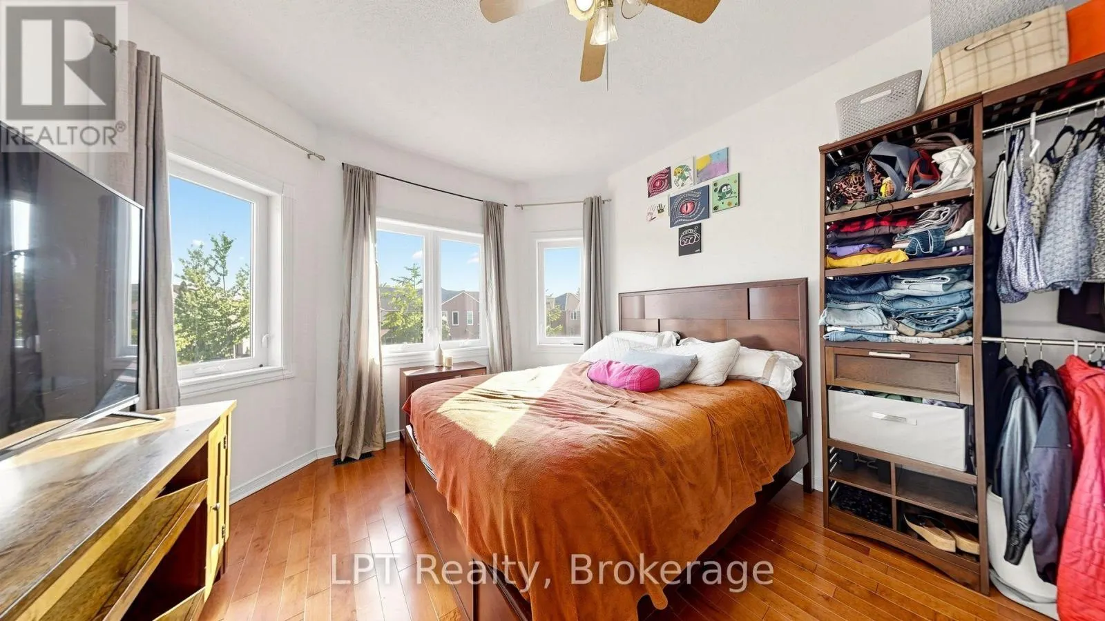 18 TAWN CRESCENT S