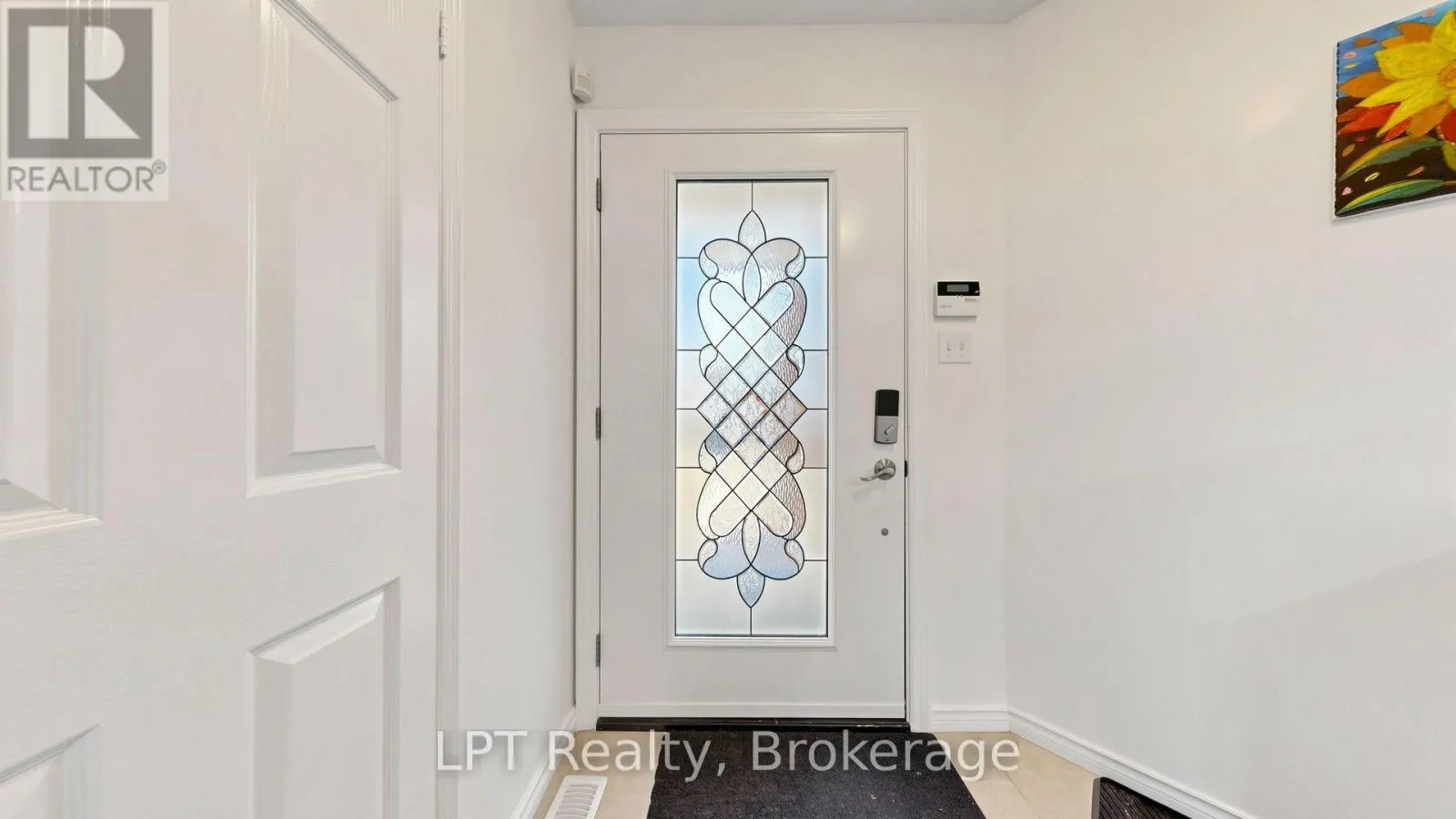 18 TAWN CRESCENT S