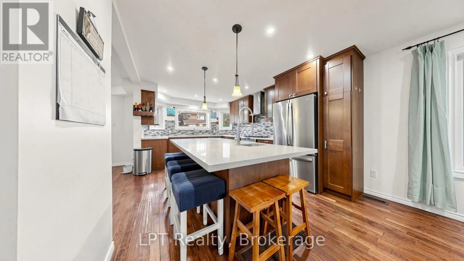 18 TAWN CRESCENT S