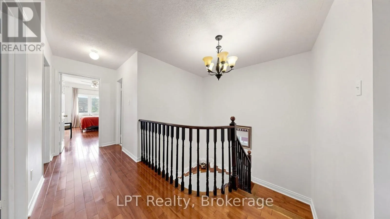 18 TAWN CRESCENT S