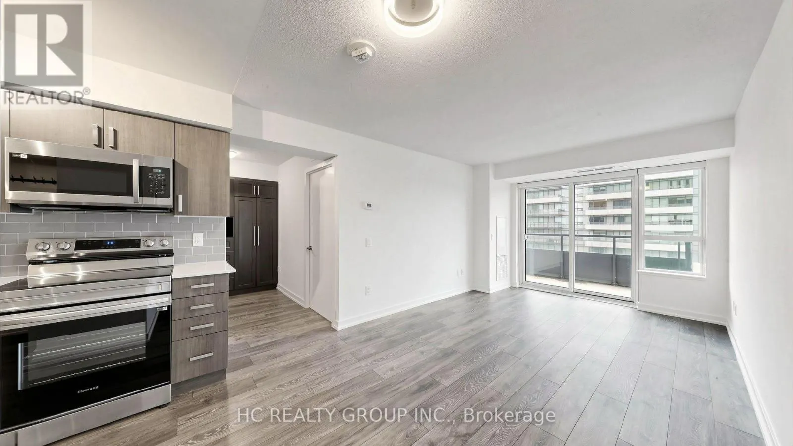 1806 - 1455 CELEBRATION DRIVE