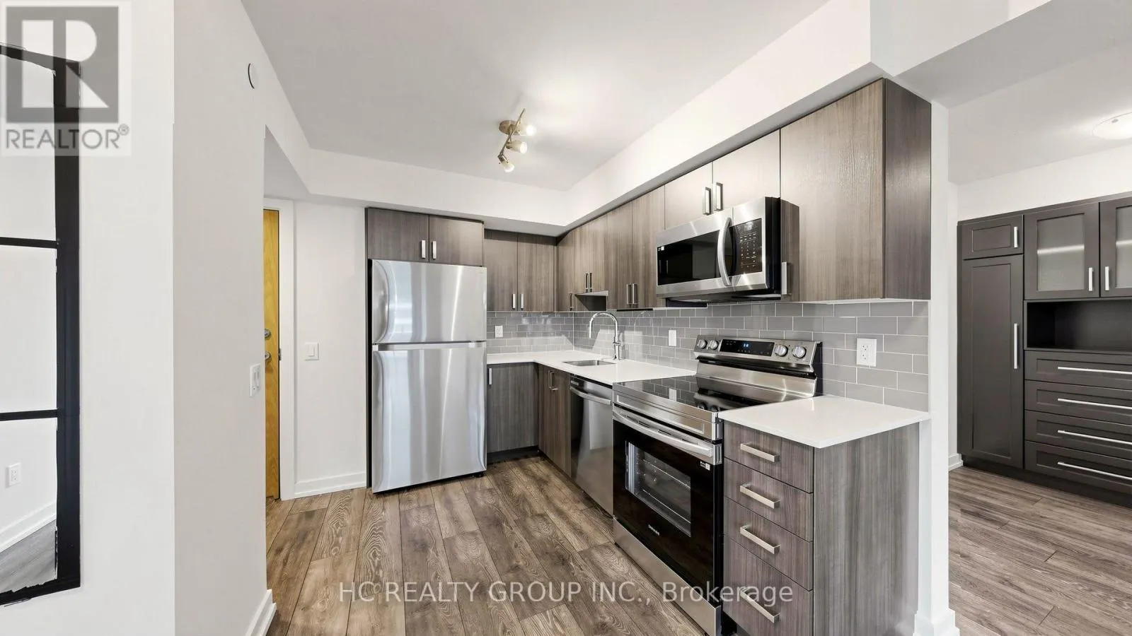 1806 - 1455 CELEBRATION DRIVE