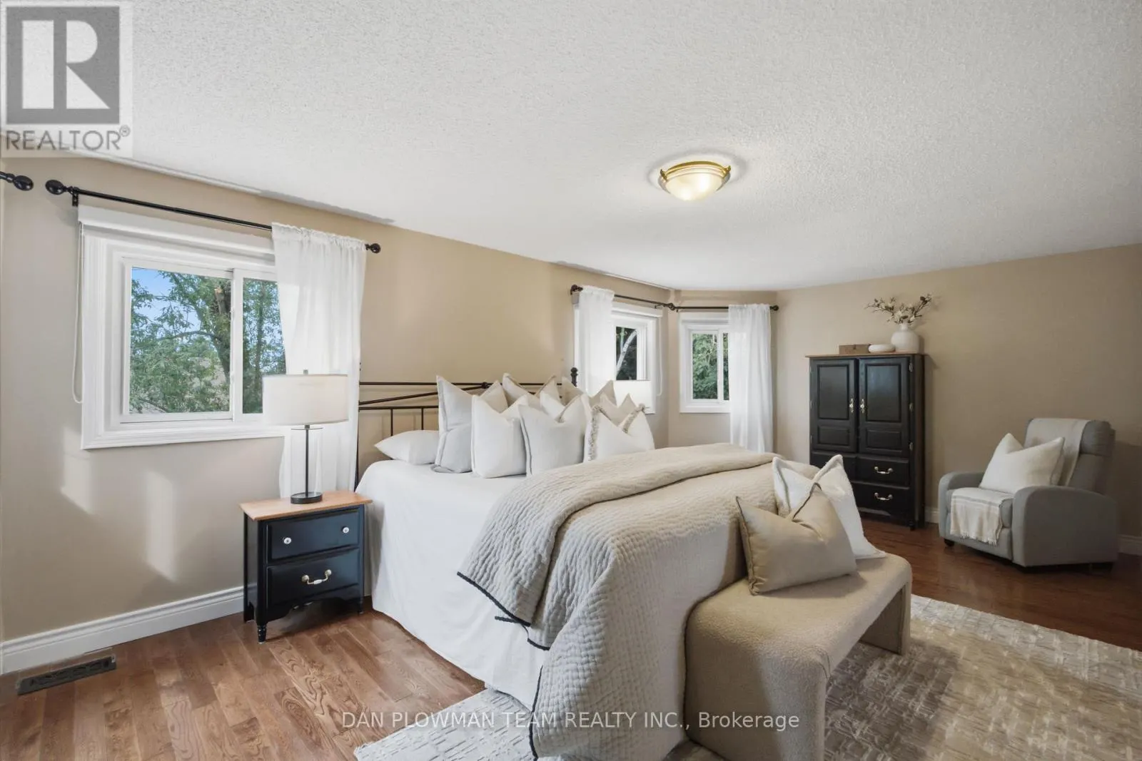6 SADDLEBROOK COURT