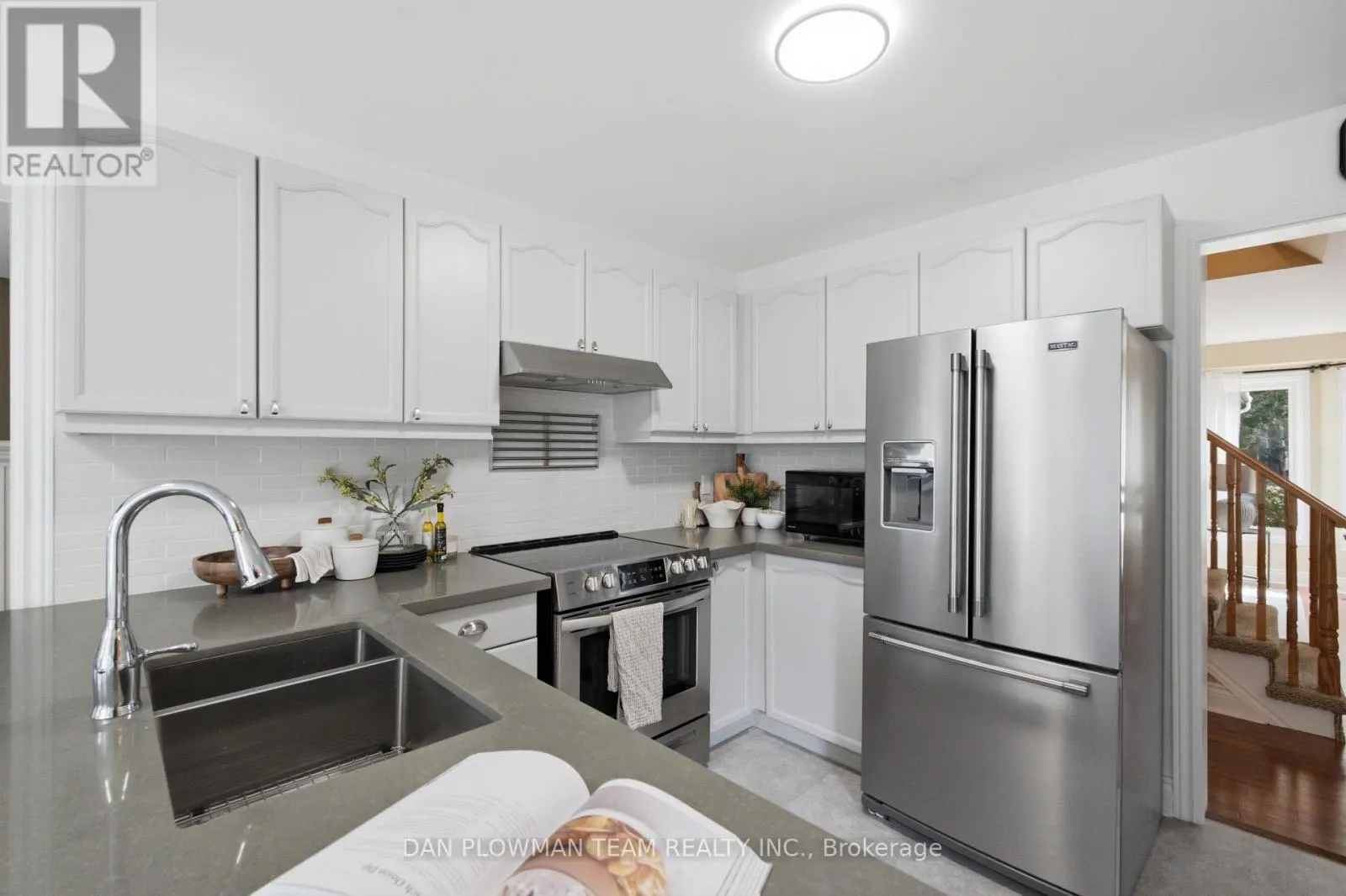 6 SADDLEBROOK COURT