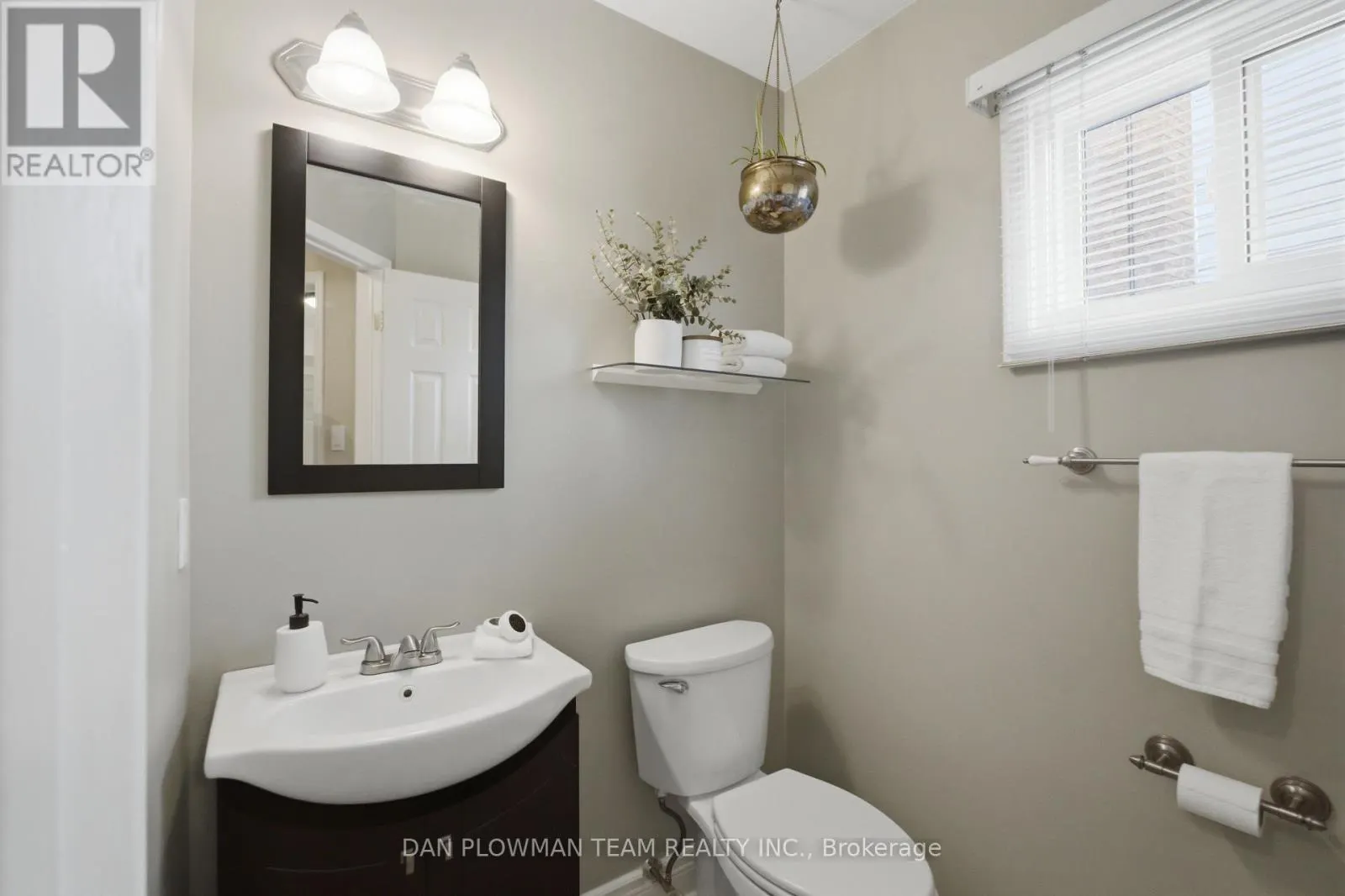 6 SADDLEBROOK COURT