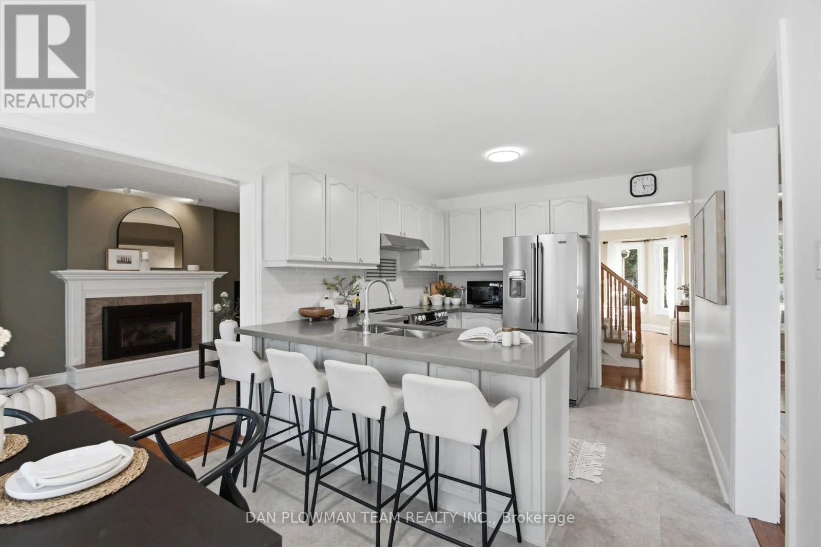 6 SADDLEBROOK COURT