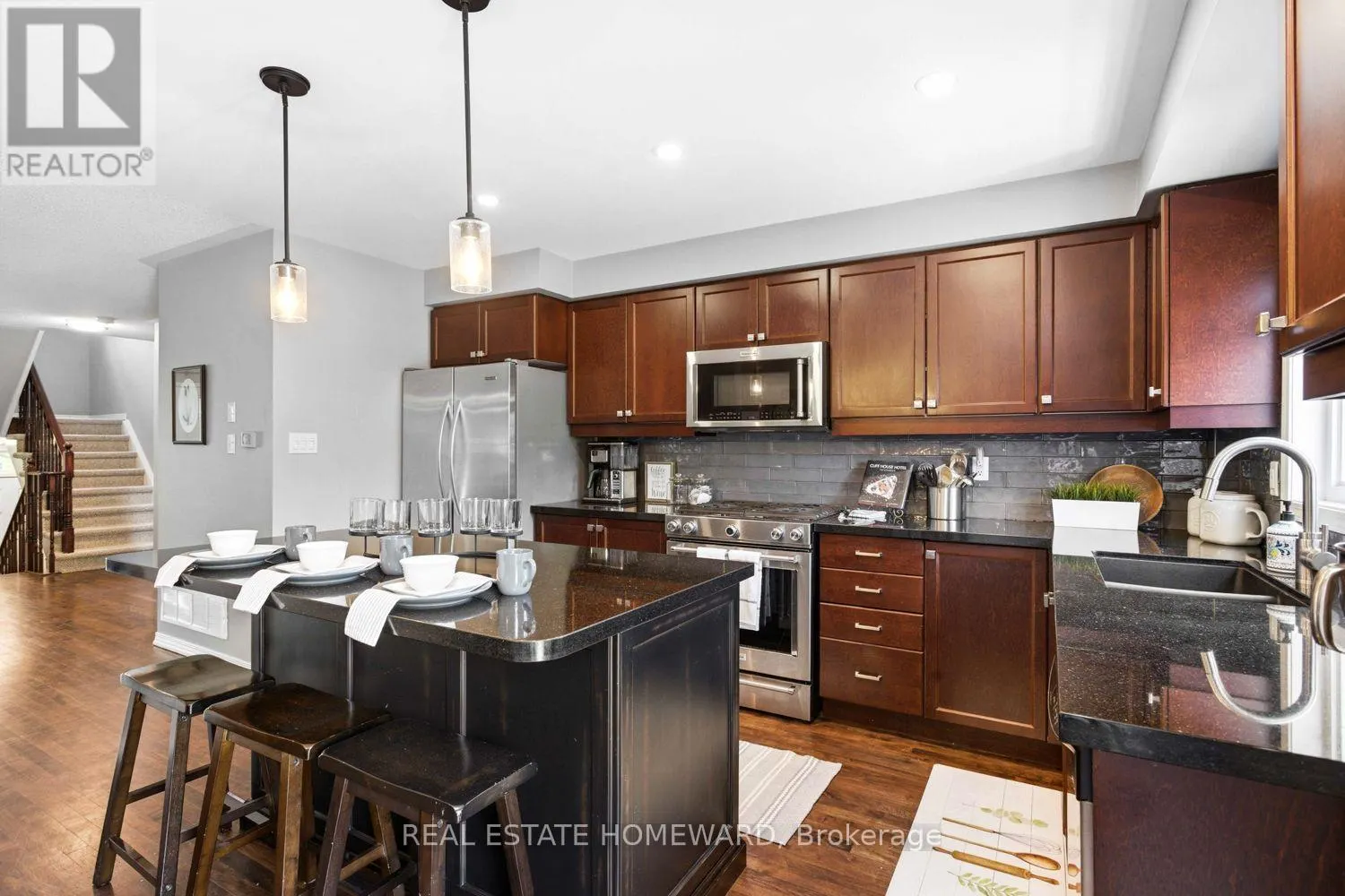 10 - 571 LONGWORTH AVENUE E
