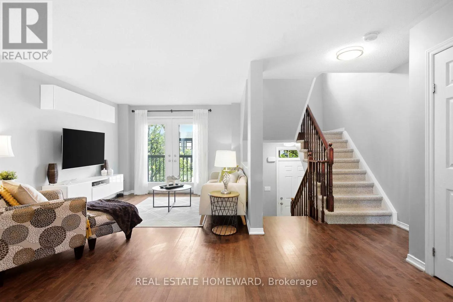 10 - 571 LONGWORTH AVENUE E