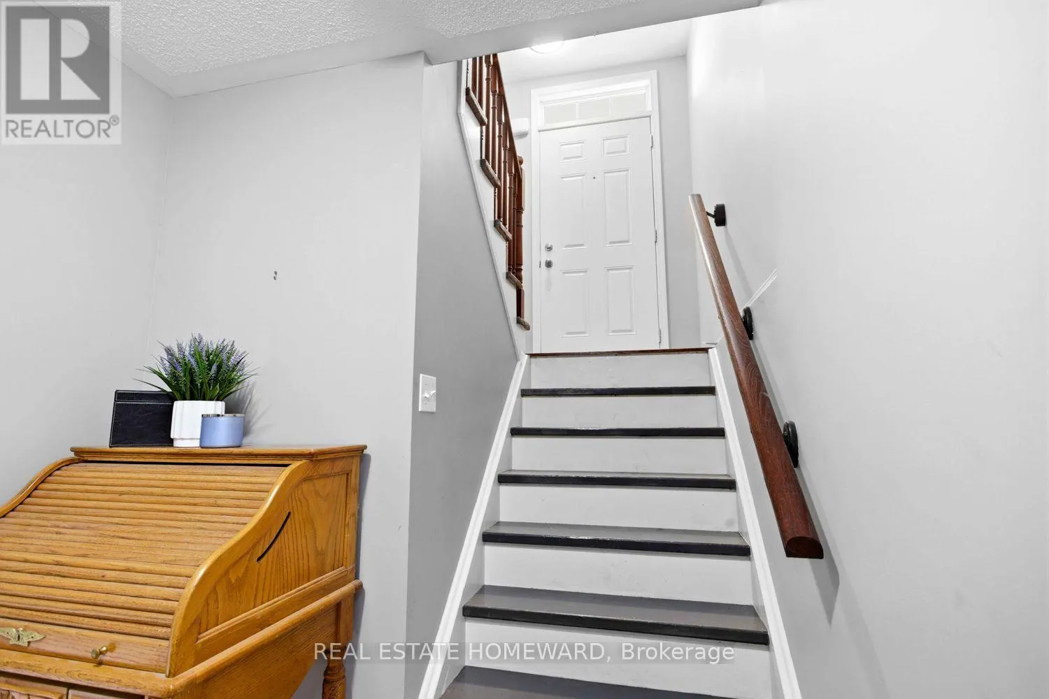 10 - 571 LONGWORTH AVENUE E