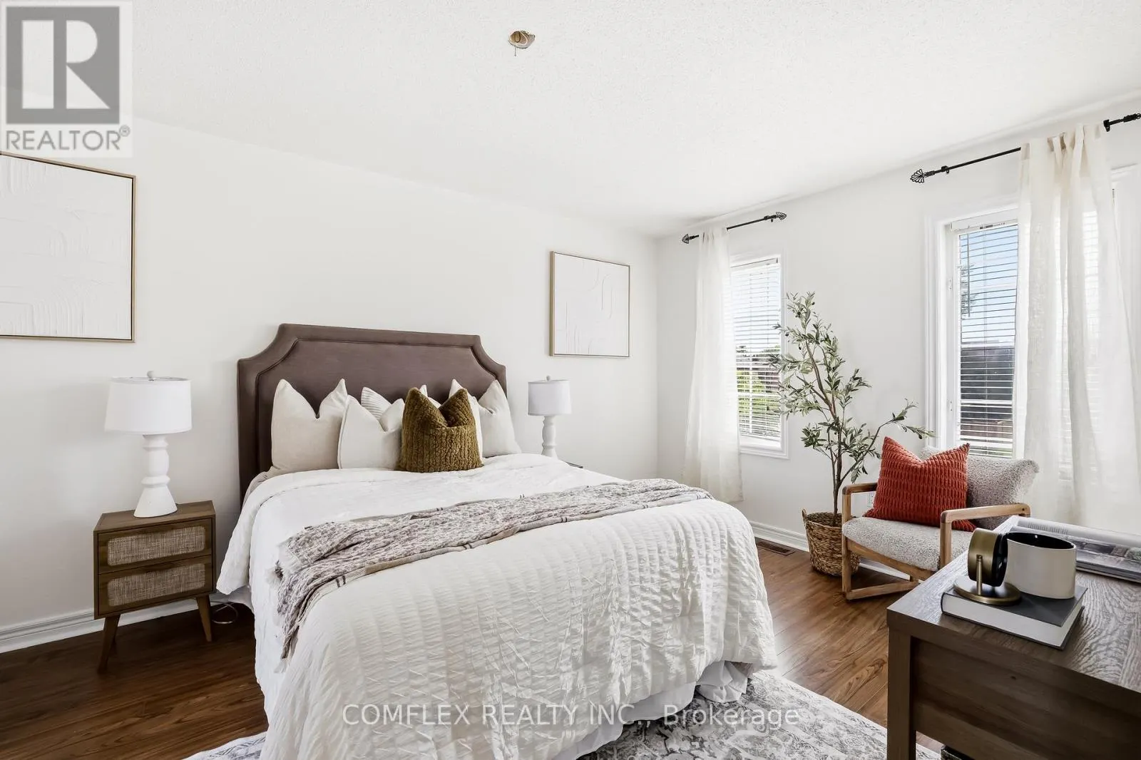 2 ARMITAGE CRESCENT