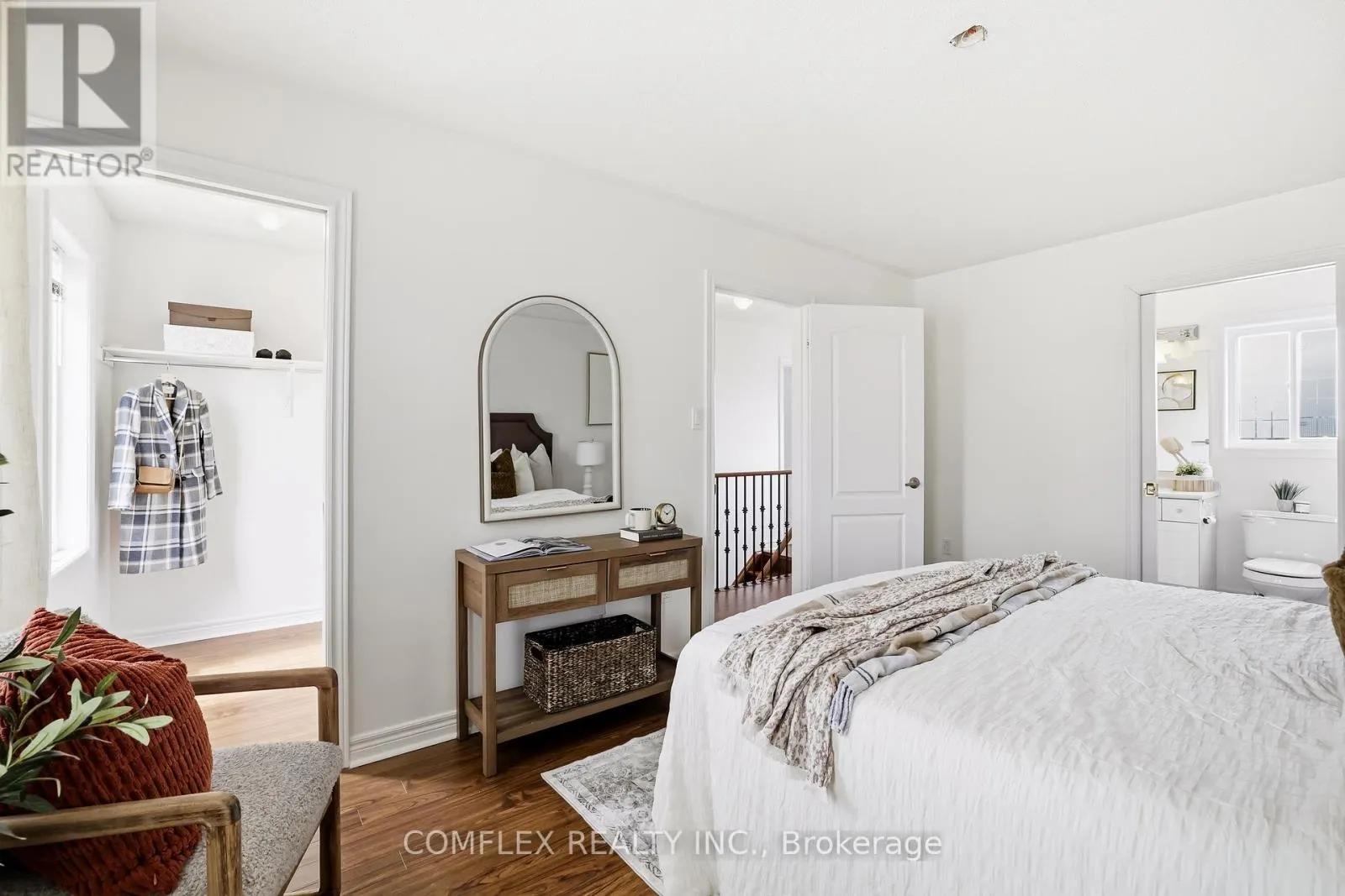 2 ARMITAGE CRESCENT