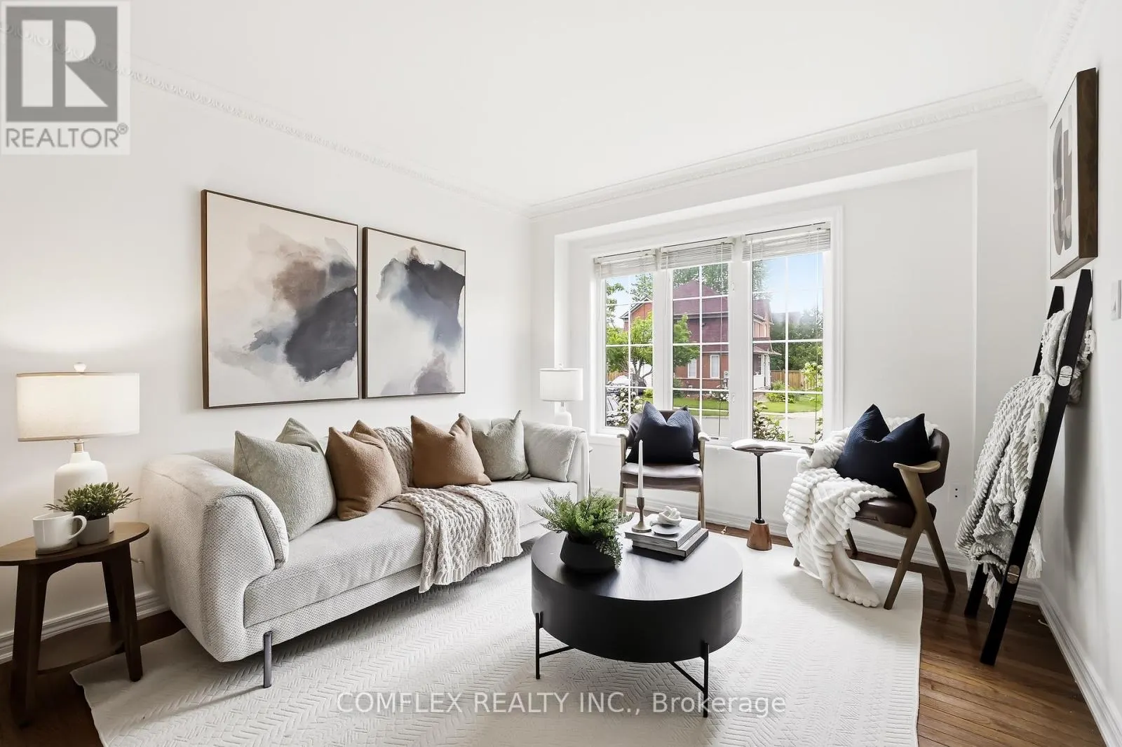 2 ARMITAGE CRESCENT
