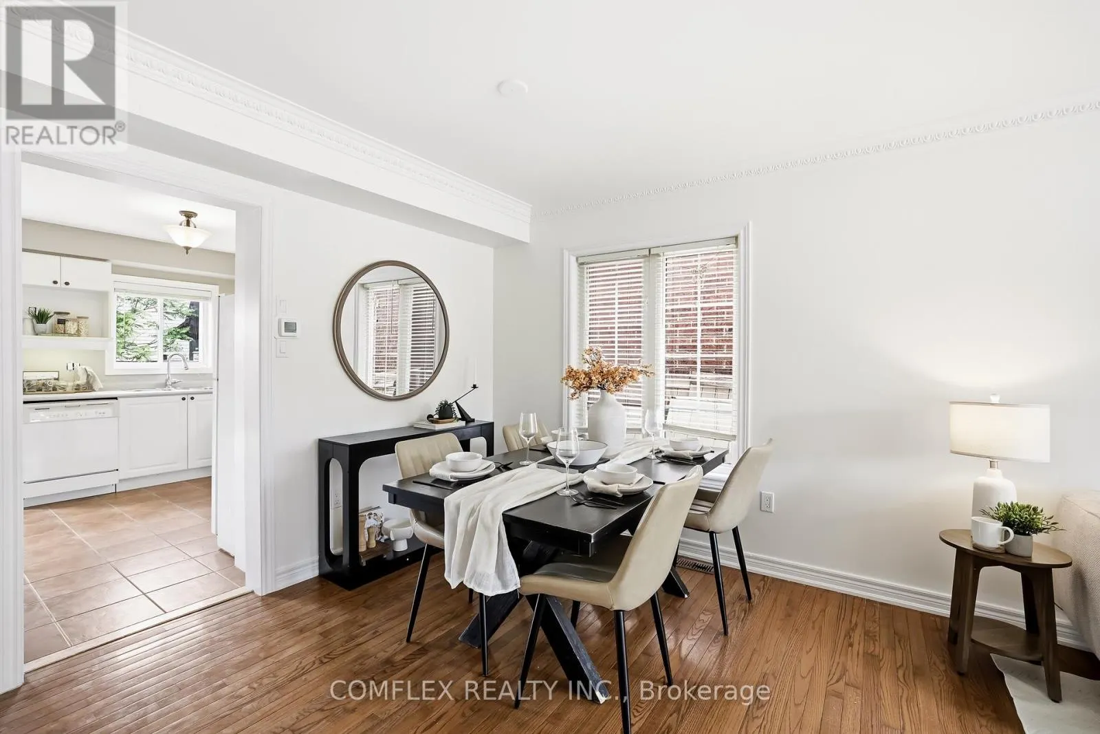 2 ARMITAGE CRESCENT