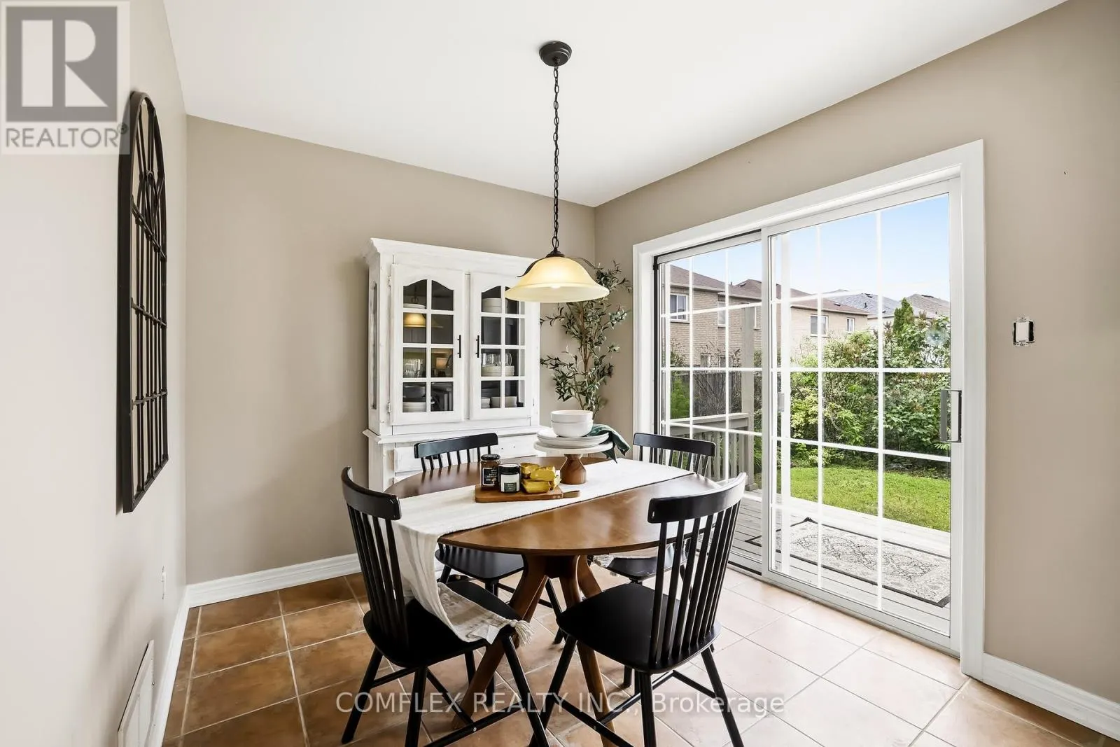2 ARMITAGE CRESCENT