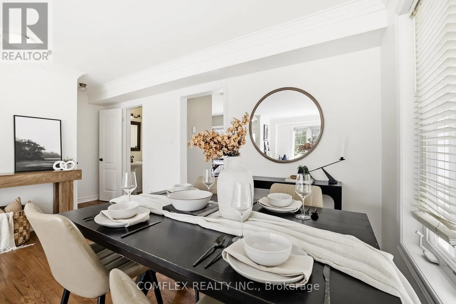 2 ARMITAGE CRESCENT