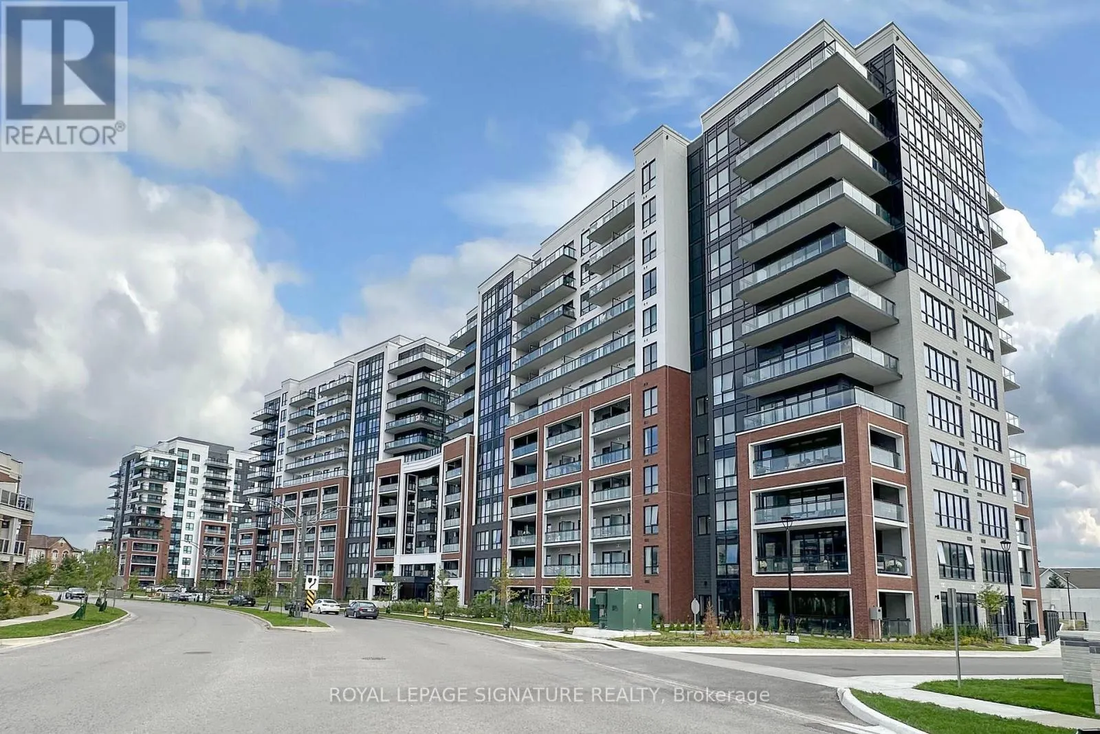 613 - 51 CLARINGTON BOULEVARD
