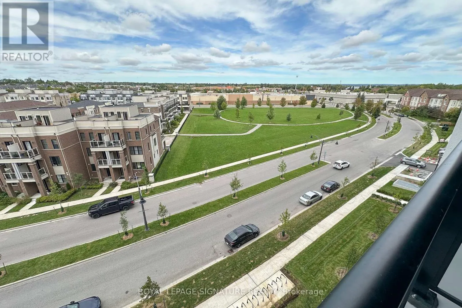 613 - 51 CLARINGTON BOULEVARD