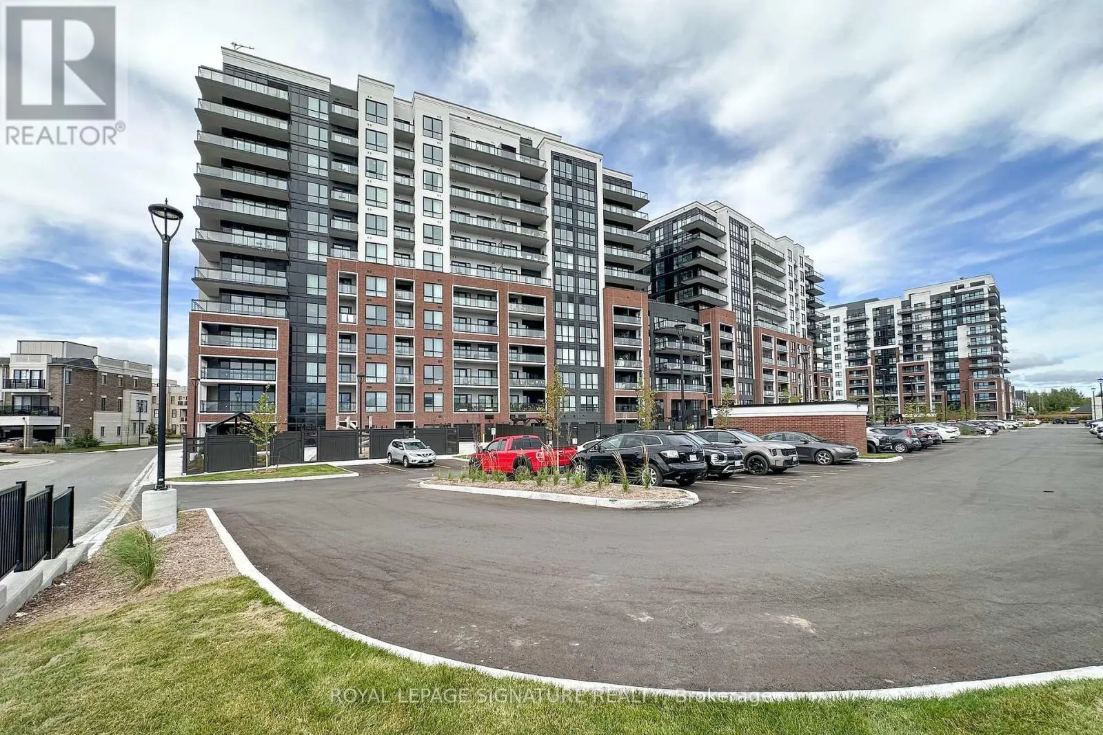 613 - 51 CLARINGTON BOULEVARD