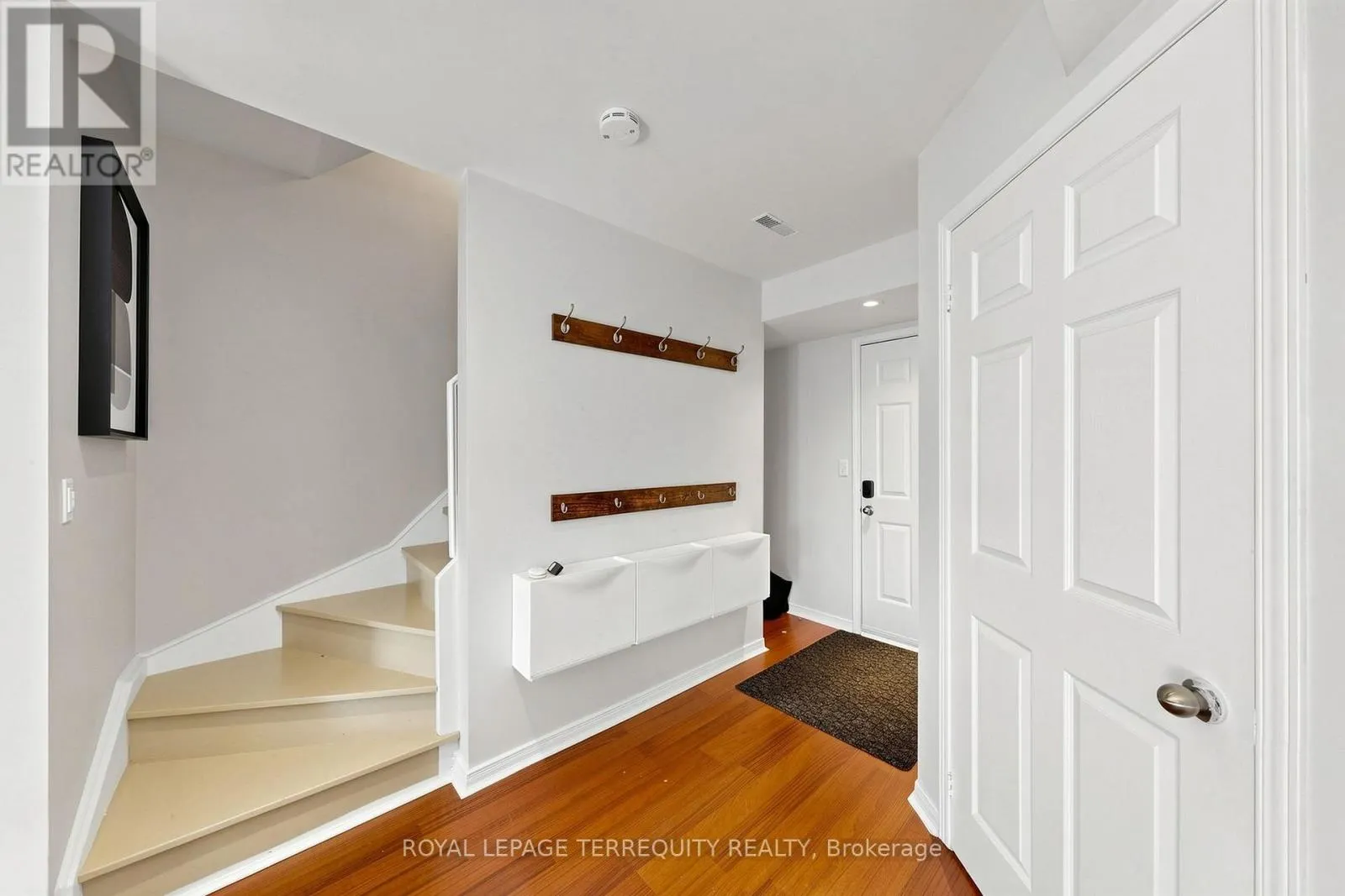 50 - 735 SHEPPARD AVENUE