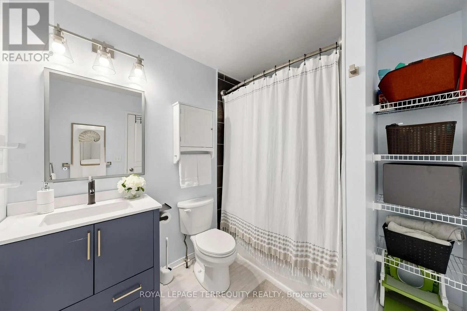 50 - 735 SHEPPARD AVENUE