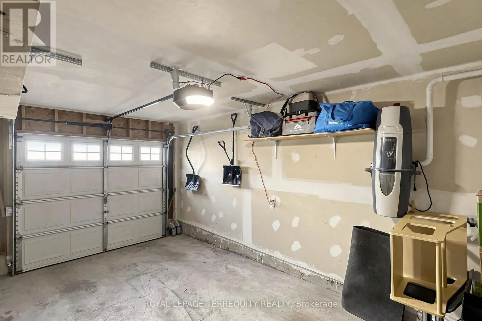 50 - 735 SHEPPARD AVENUE