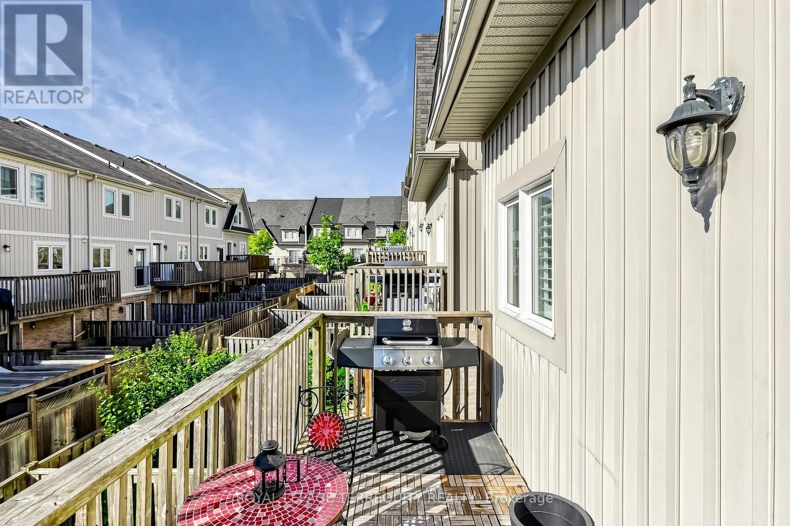 50 - 735 SHEPPARD AVENUE